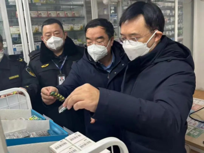 魏洪濤帶隊開展節前藥械市場安全檢查，重點聚焦醫用口罩零售監管
